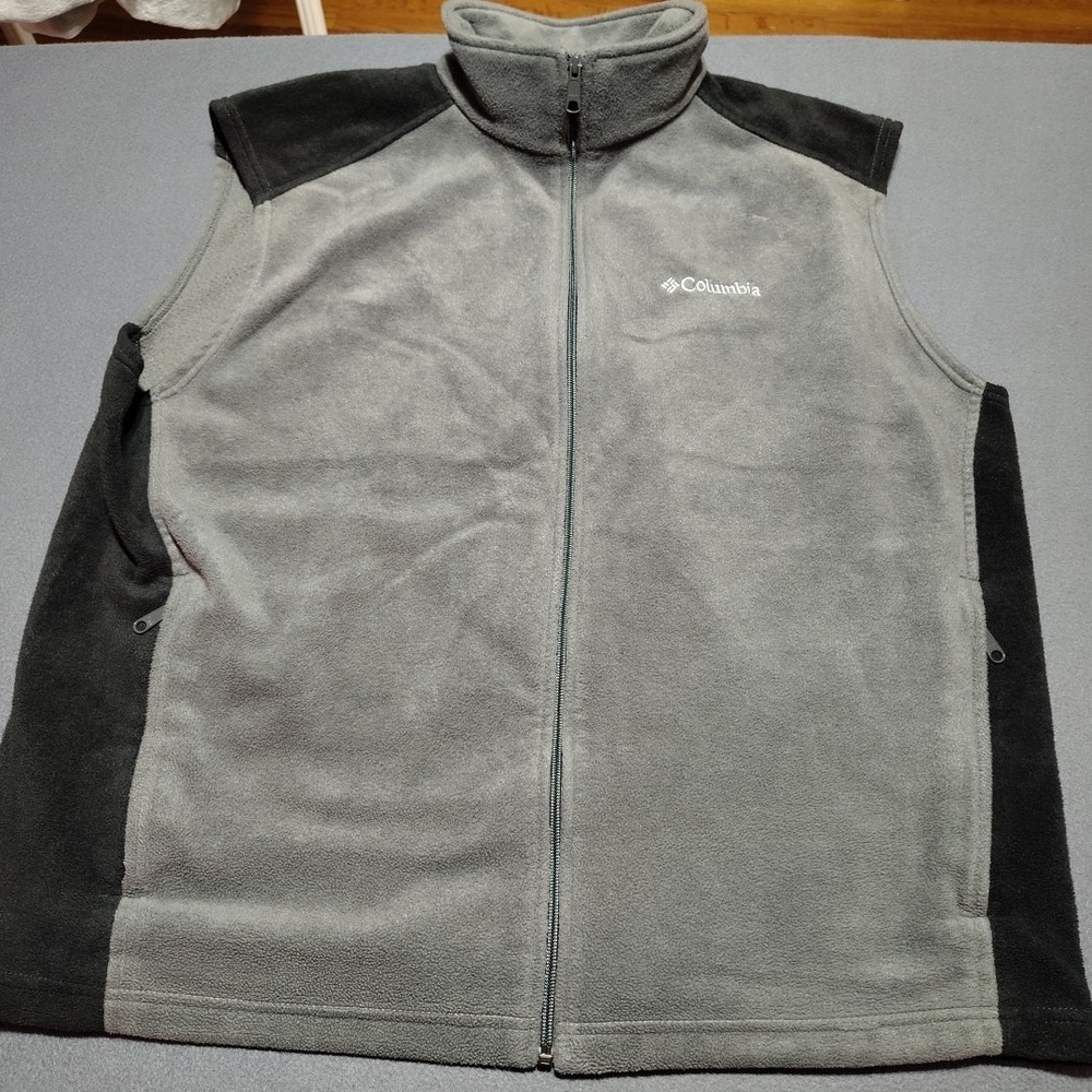 Columbia Fleece Vest Men XXL Gray Black Full Zip Pockets Hiking Activity Warm